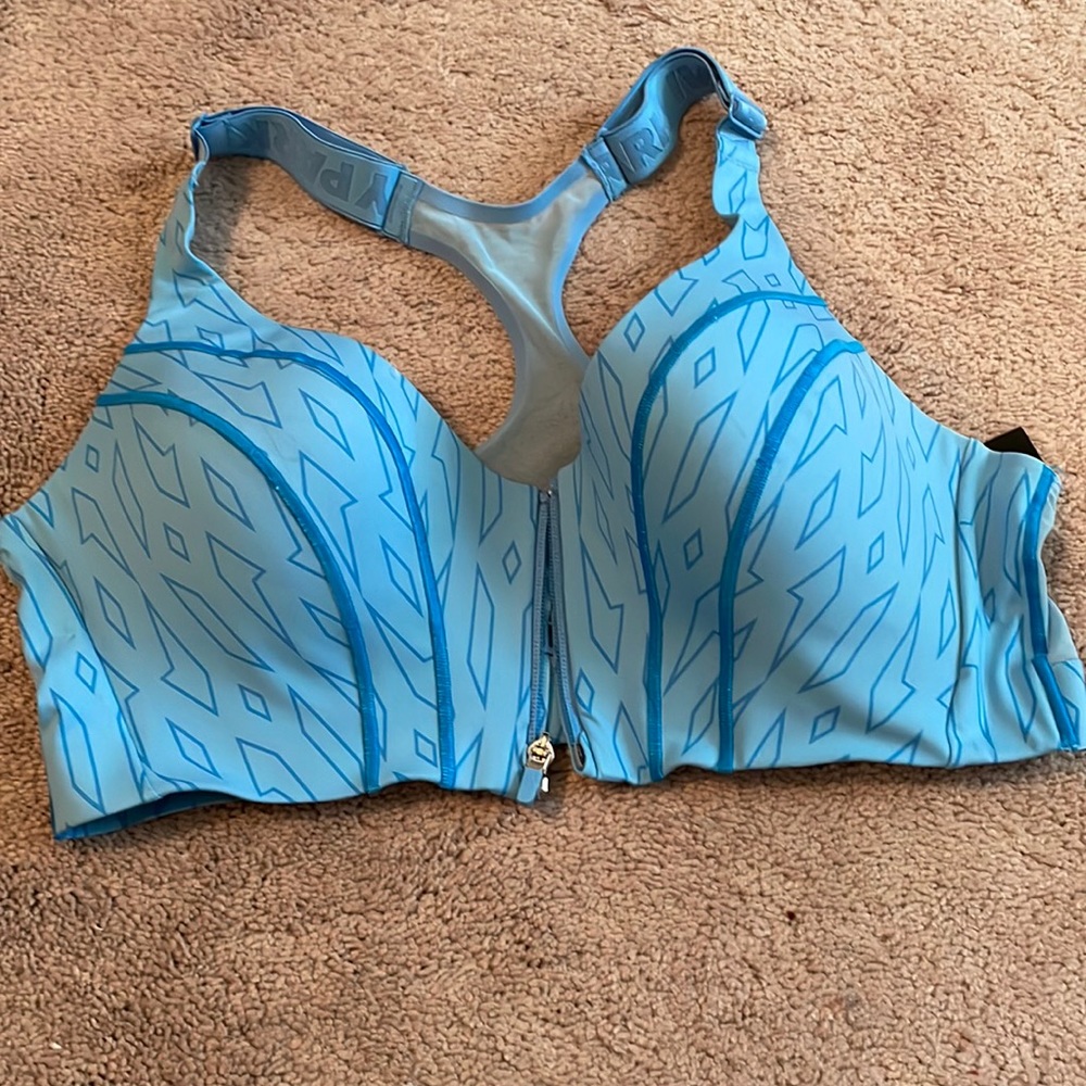 Icy Ivy Park sports bra